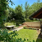 Breeze - Private Hot Tub Retreat