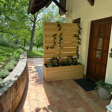Breeze - Private Jacuzzi Retreat Apartment *